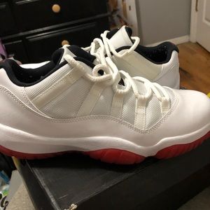 Retro 11 Low sz9 “Red bottom”